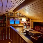 Otel Hakkesetstolen Fjellstugu *