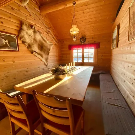 Hakkesetstolen Fjellstugu מלון *