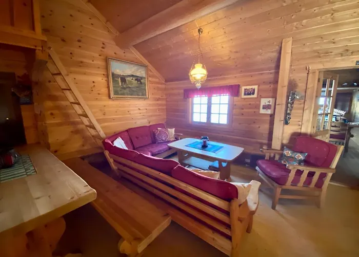 Hakkesetstolen Fjellstugu *